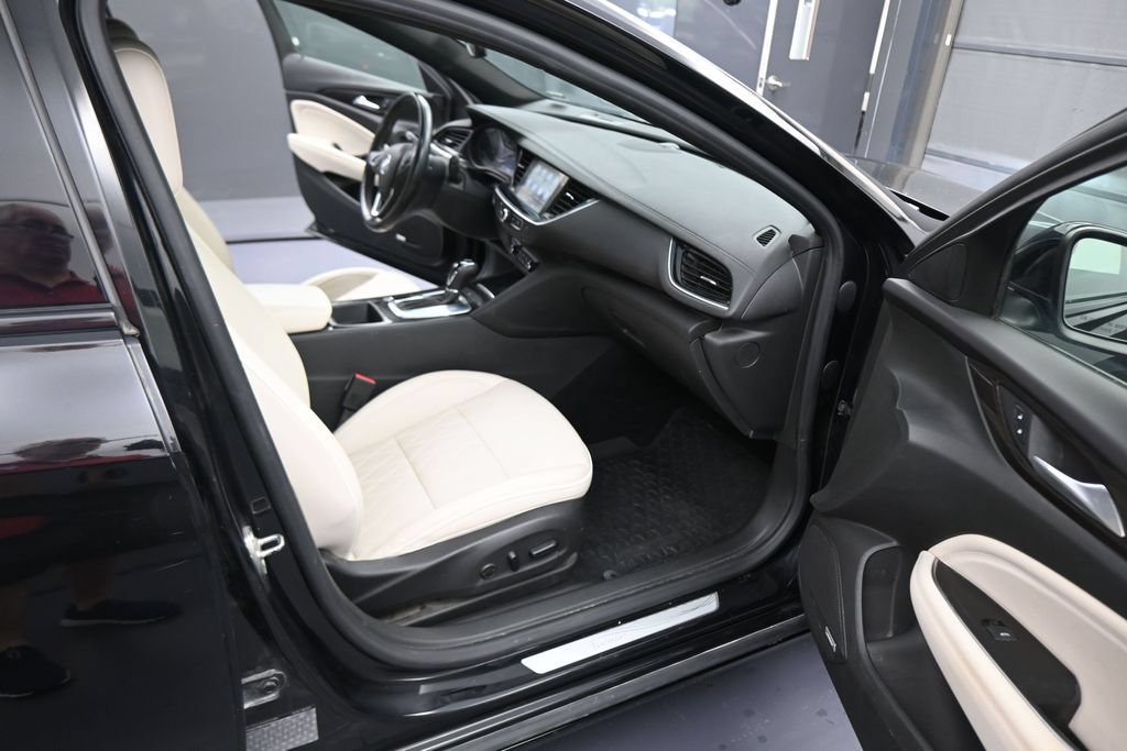 Used 2019 Buick Regal Avenir w/ Driver Confidence Package II FWD image 44