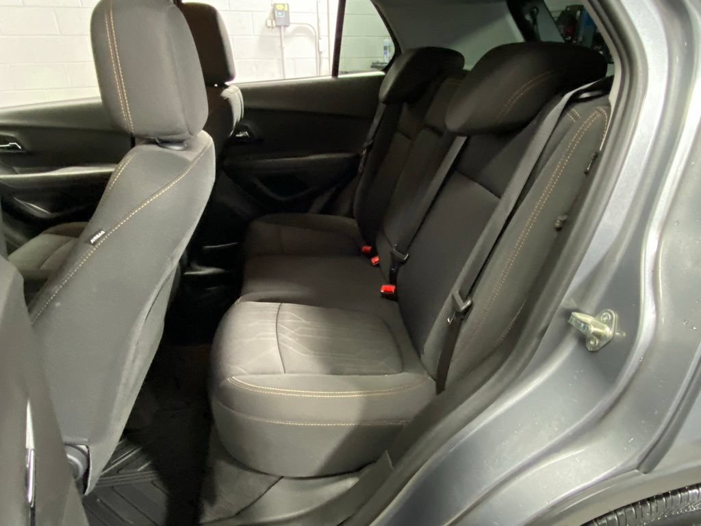Used 2020 Chevrolet Trax LT FWD image 26