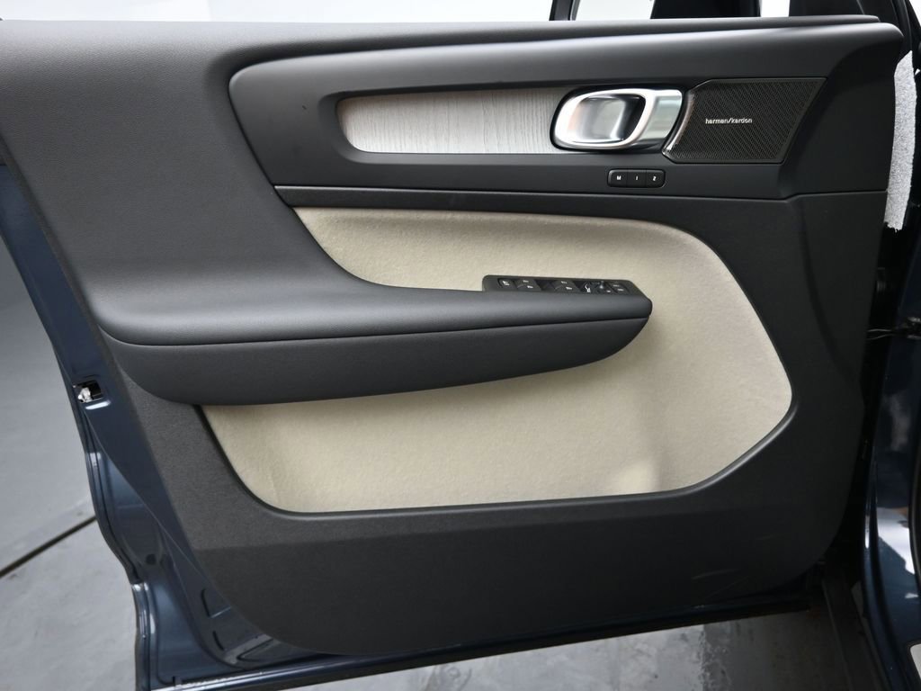 New 2026 Volvo XC40 B5 Ultra w/ Climate Package image 20