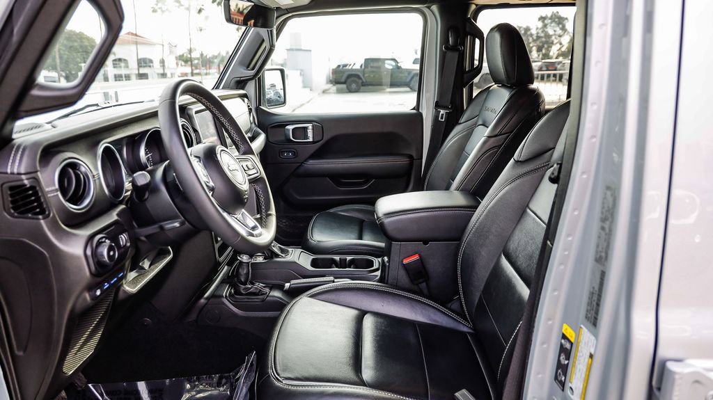 Used 2023 Jeep Wrangler Unlimited Sahara image 22