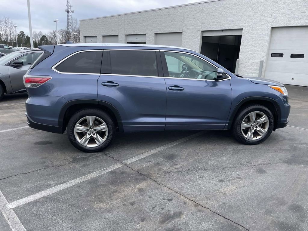 Used 2016 Toyota Highlander Limited image 11