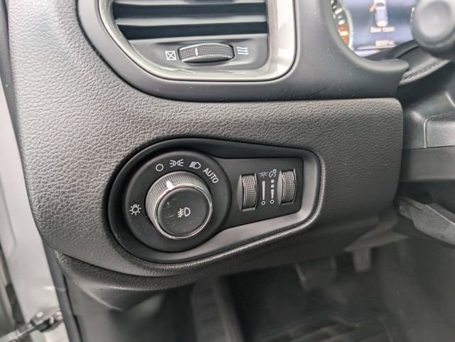 Used 2018 Jeep Renegade Limited w/ UConnect 8.4 Nav Group image 16