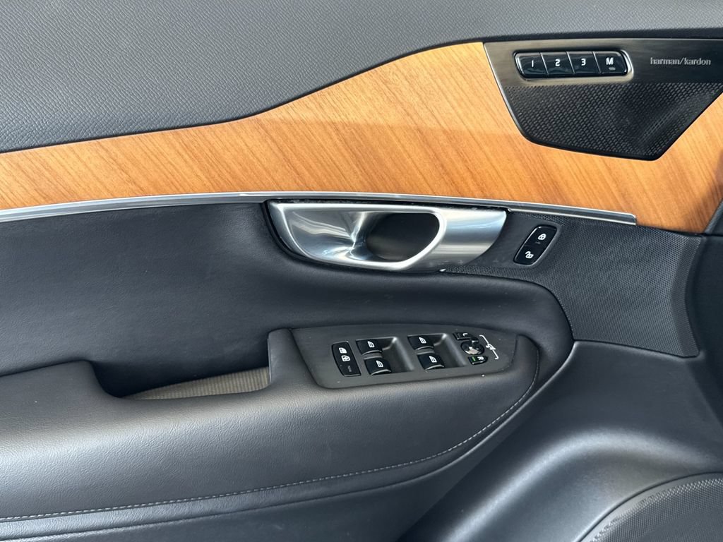 Certified 2023 Volvo XC90 B6 Plus w/ Protection Package Premier AWD/4WD image 10