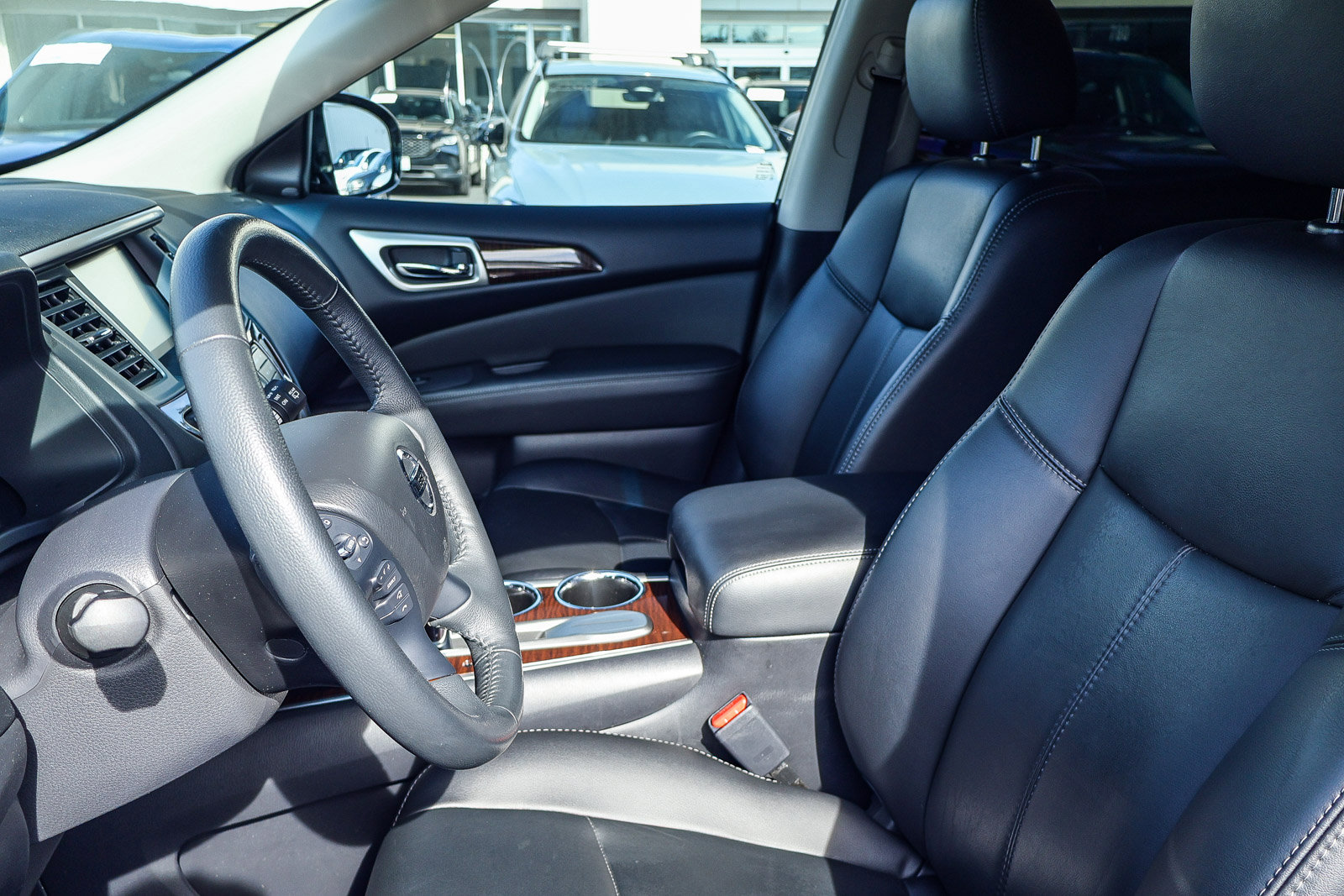 Used 2015 Nissan Pathfinder SL w/ Cargo Package image 13