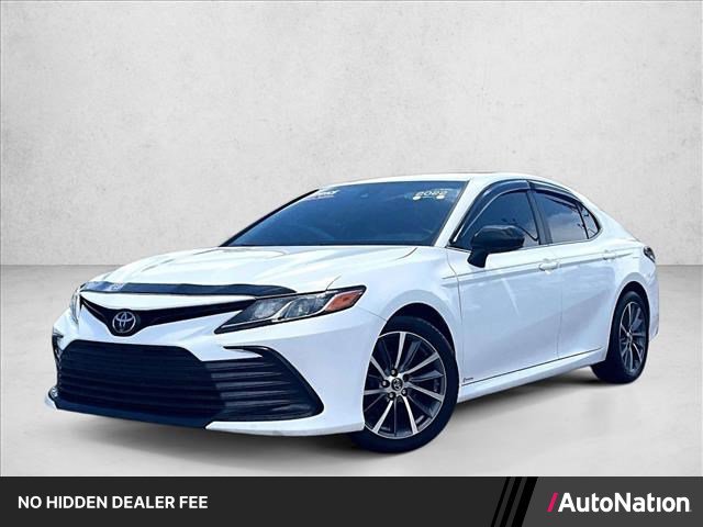 Used 2022 Toyota Camry LE FWD image 1