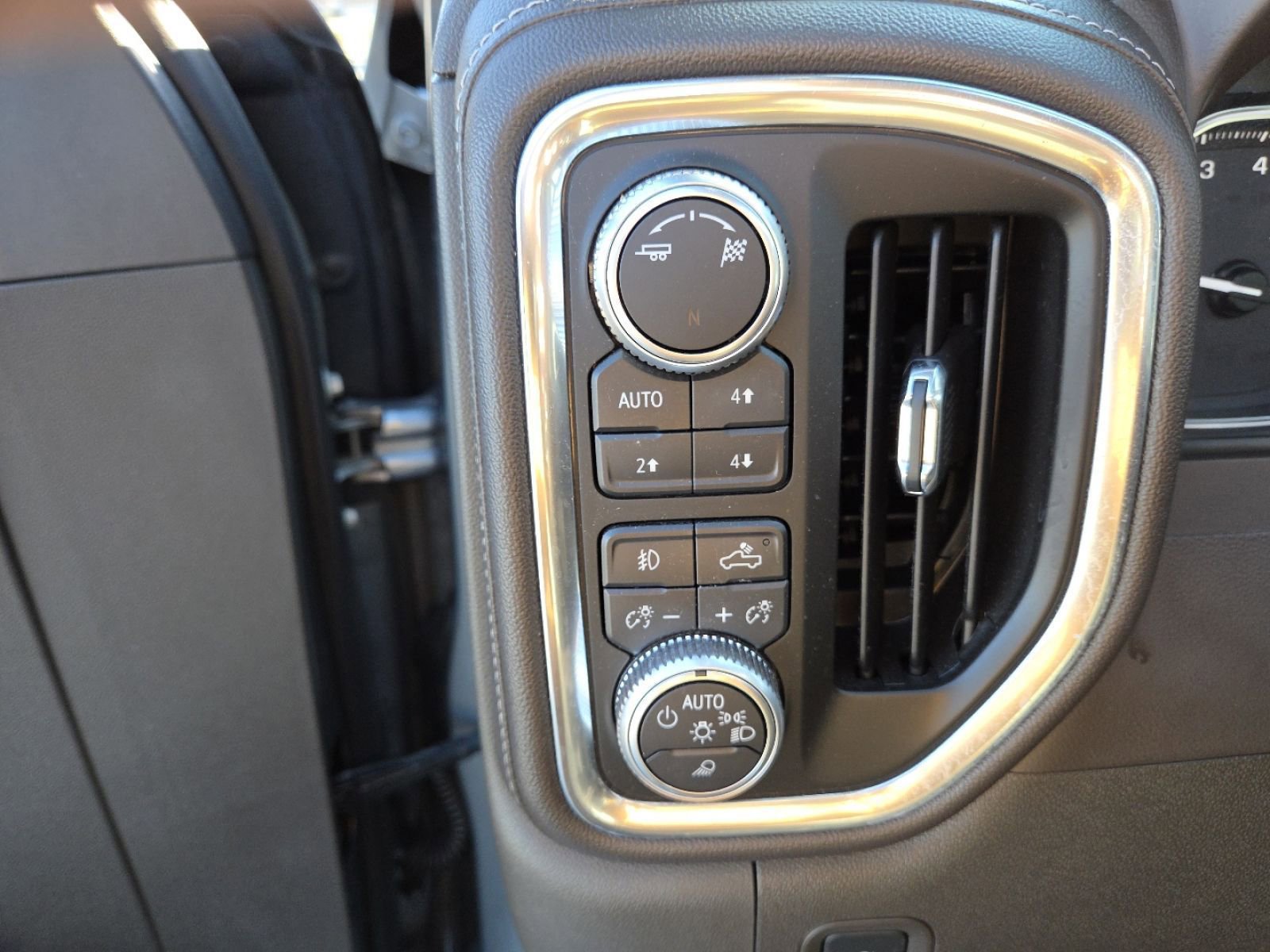 Used 2019 GMC Sierra 1500 SLT w/ SLT Premium Plus Package image 8