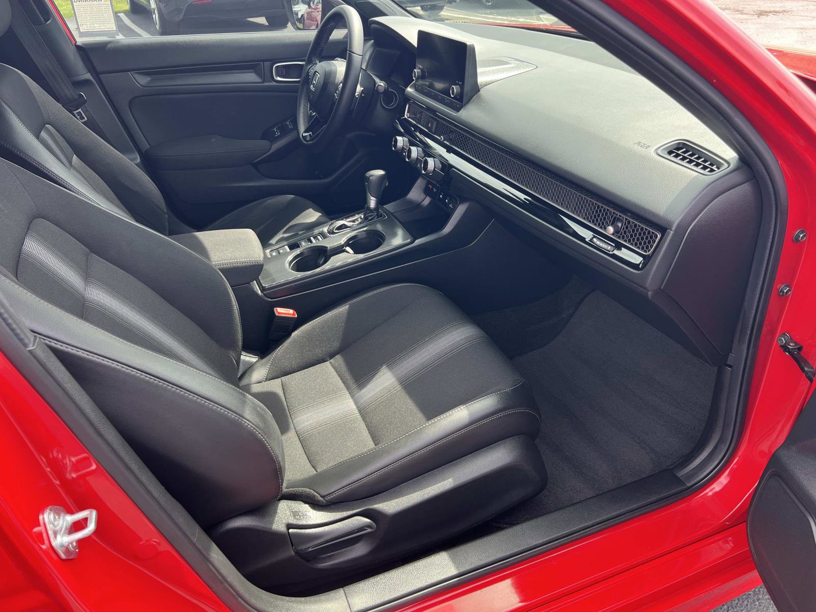 Used 2025 Honda Civic Sport image 27