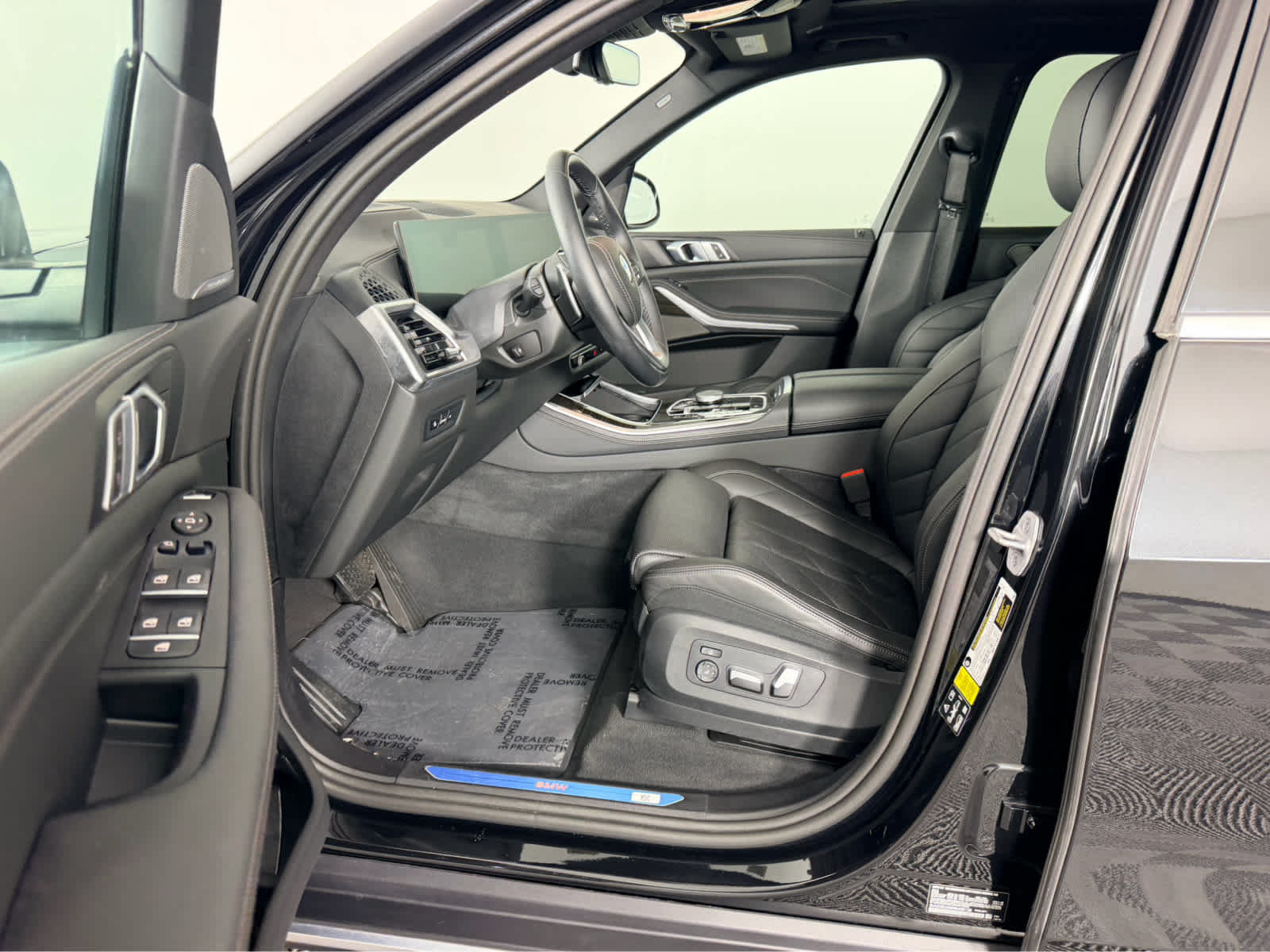 Used 2024 BMW X5 xDrive40i w/ Premium Package AWD/4WD image 9