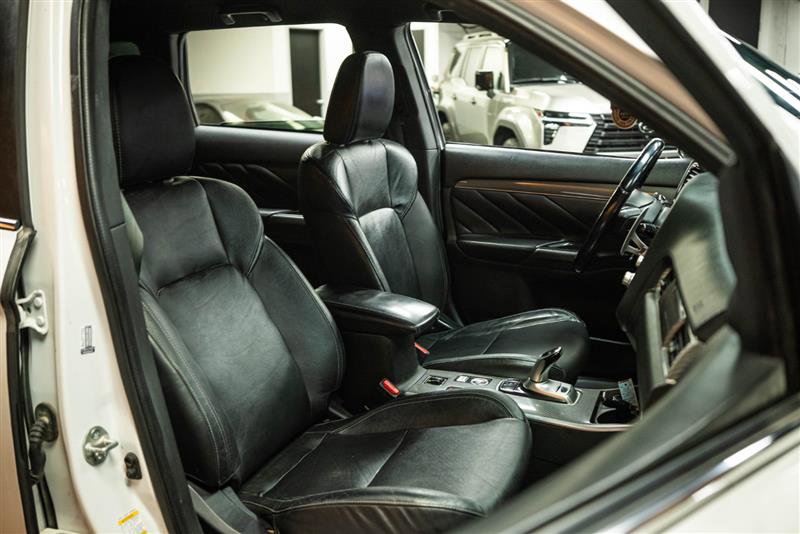 Used 2020 Mitsubishi Outlander SEL image 15