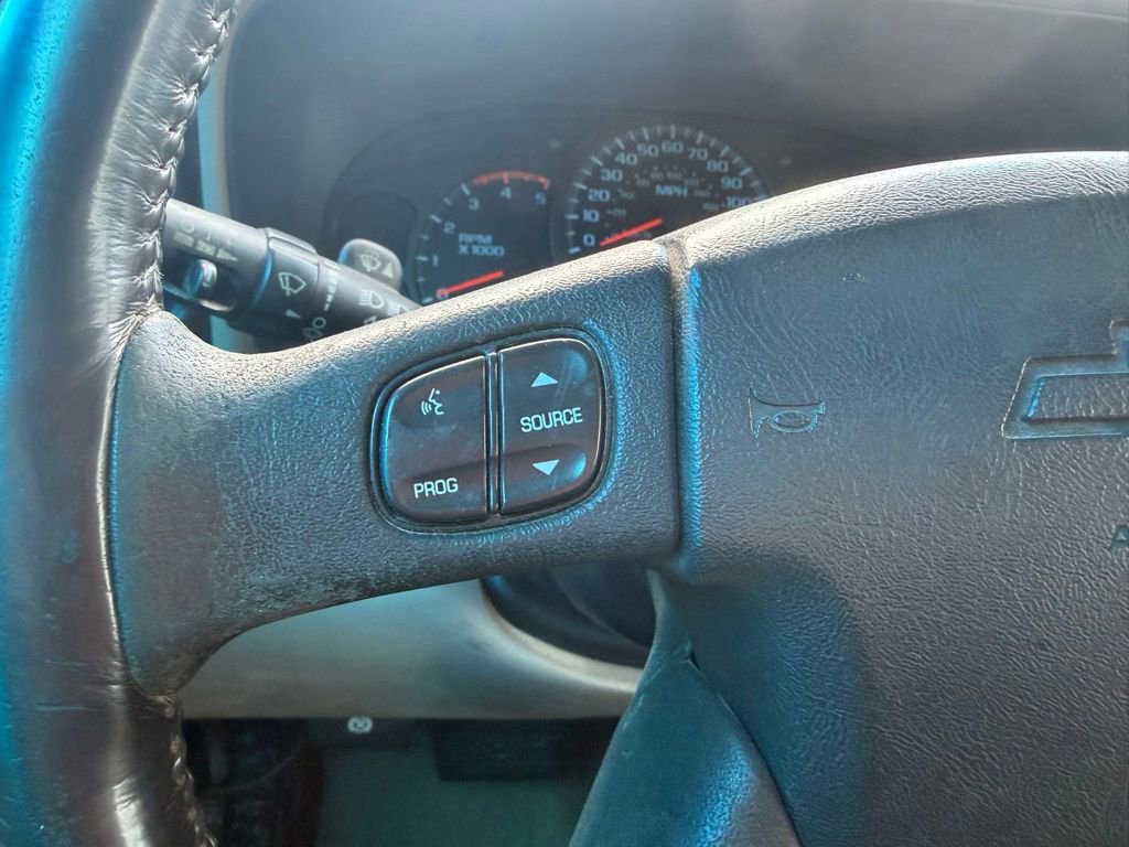 Used 2003 Chevrolet Silverado 2500 LT AWD/4WD image 24