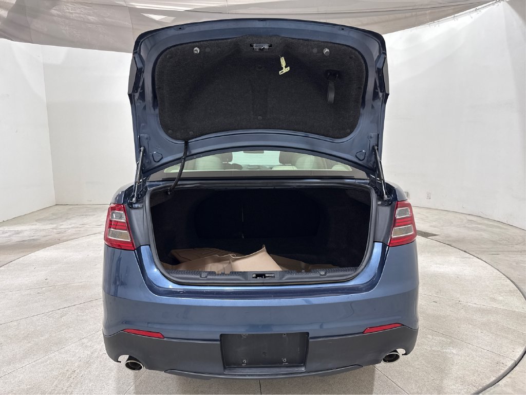 Used 2018 Ford Taurus SE FWD image 24