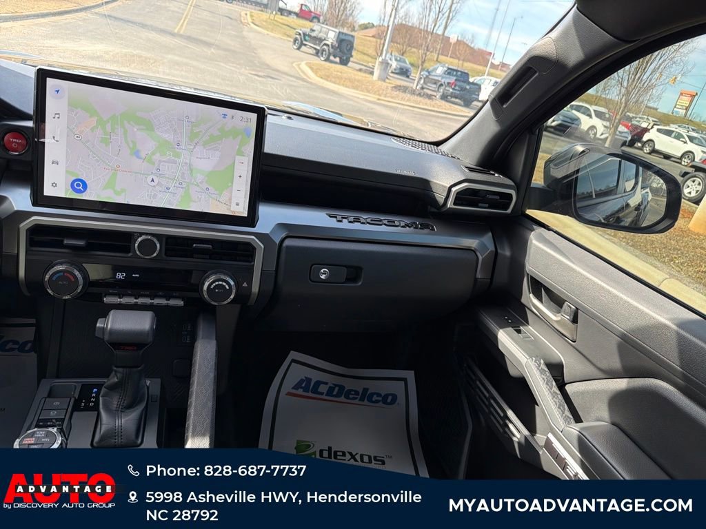 Used 2024 Toyota Tacoma TRD Off-Road AWD/4WD image 30