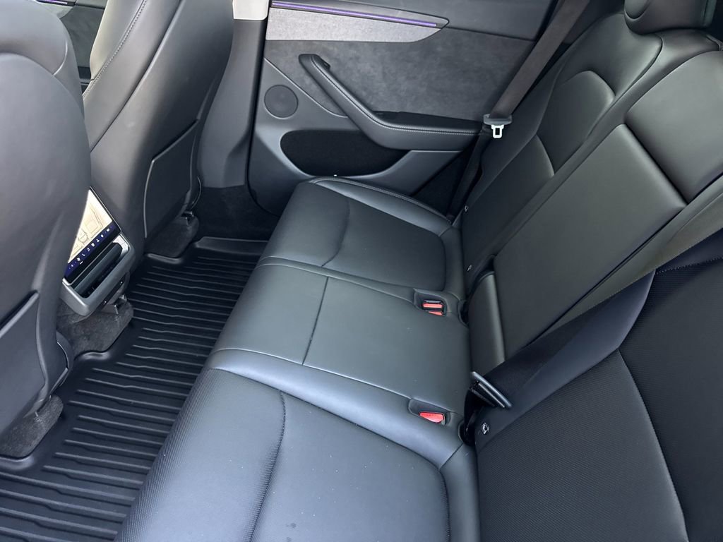 Used 2026 Tesla Model Y AWD image 12
