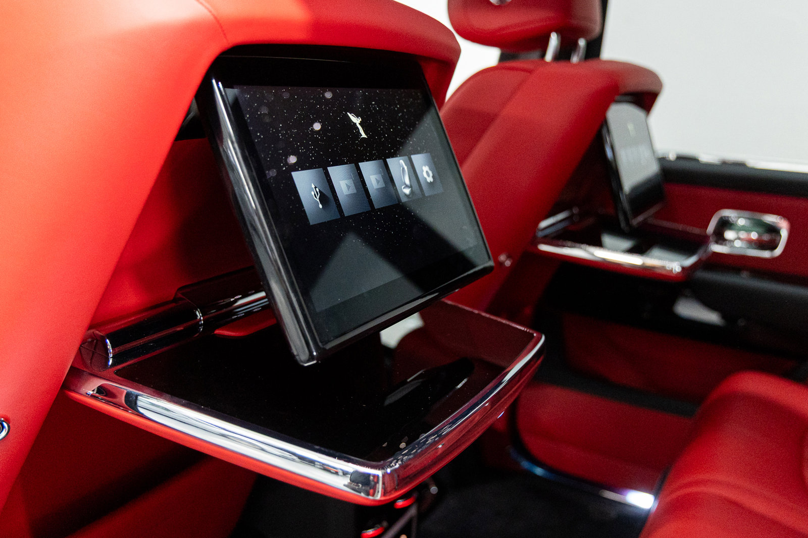 New 2026 Rolls-Royce Cullinan image 37