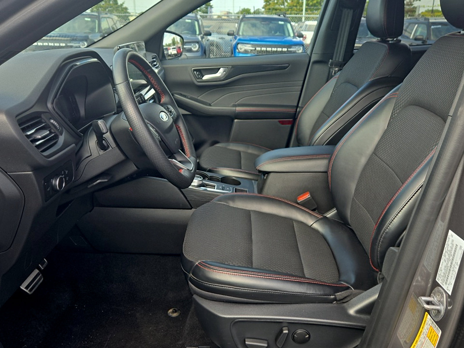 Used 2024 Ford Escape ST-Line w/ Tech Pack #1 AWD/4WD image 11
