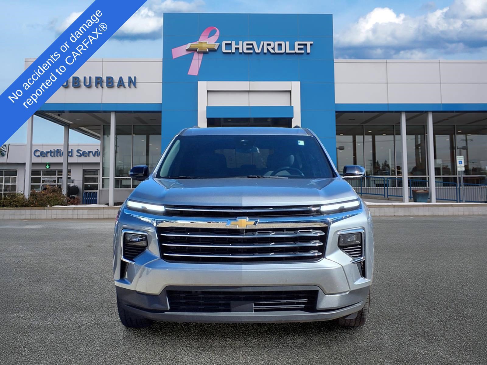 Used 2026 Chevrolet Traverse LT FWD image 2
