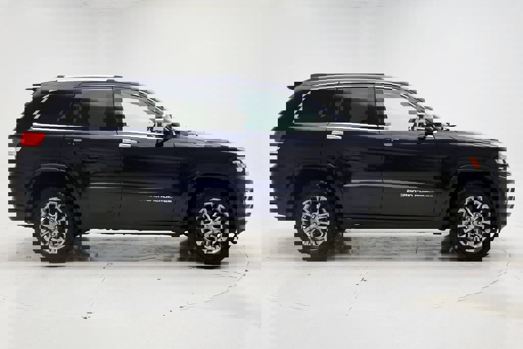 Used 2015 Jeep Grand Cherokee Limited w/ Luxury Group II image 3