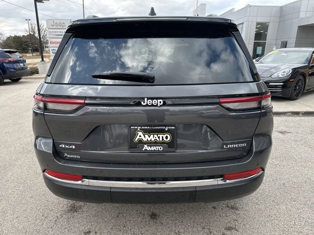 Used 2024 Jeep Grand Cherokee Laredo w/ Trailer Tow Package AWD/4WD image 7
