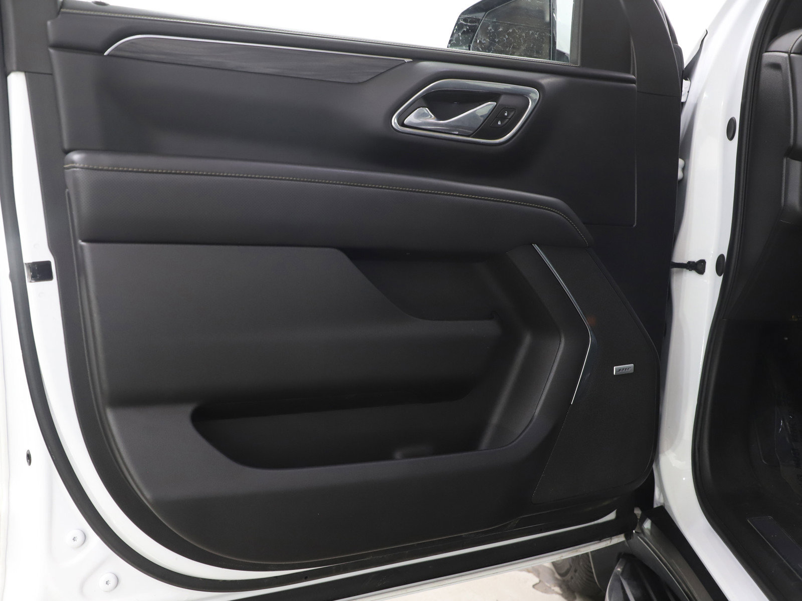 Used 2023 GMC Yukon XL SLT w/ SLT Premium Package image 22