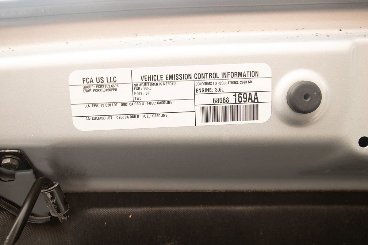 Used 2023 Jeep Gladiator Overland AWD/4WD image 25