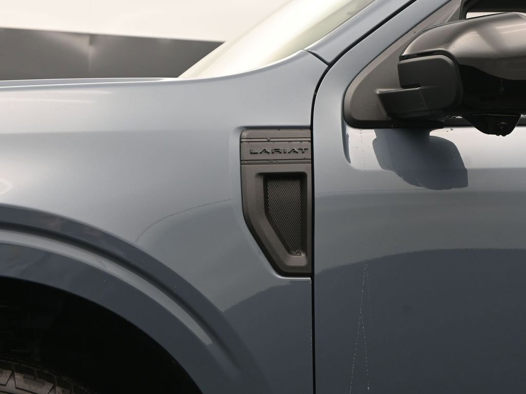 New 2026 Ford Maverick Lariat w/ Black Appearance Package image 32