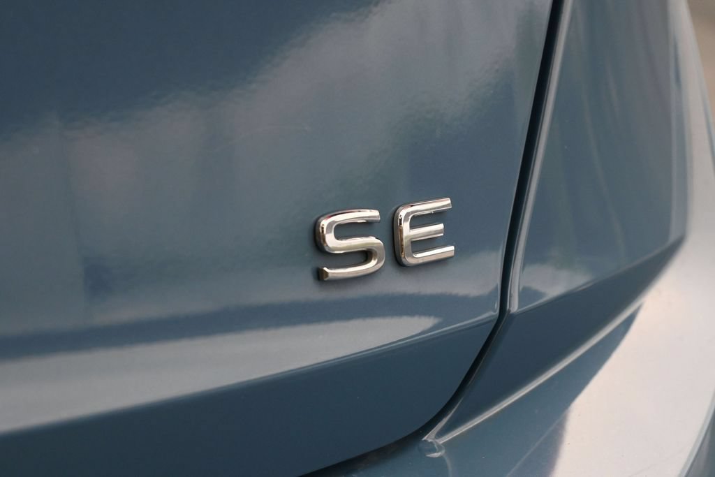 Used 2025 Volkswagen Jetta SE FWD image 33