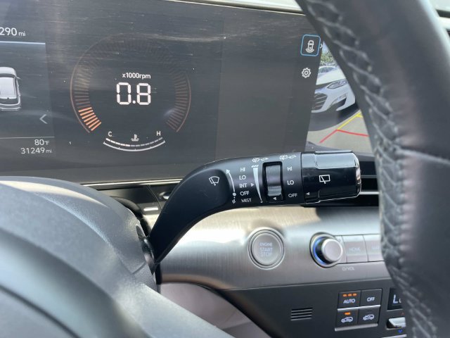 Used 2025 Hyundai Kona SEL AWD/4WD image 30