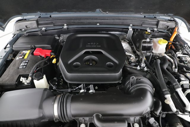 Used 2025 Jeep Wrangler Unlimited Sahara image 11