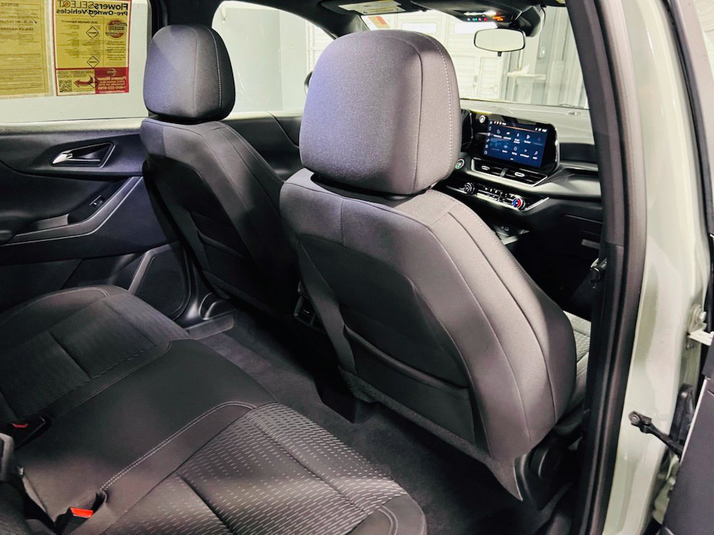 Used 2026 Chevrolet Equinox LT FWD image 28