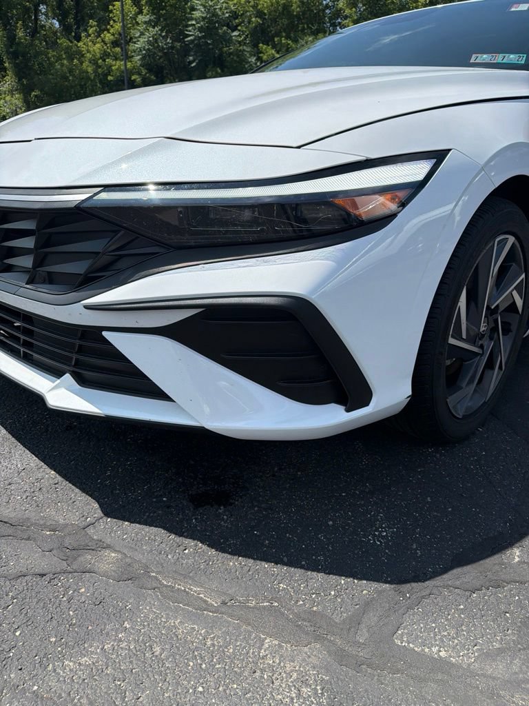Certified 2025 Hyundai Elantra Sport FWD image 9