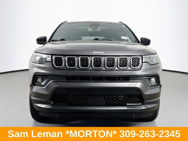 Used 2023 Jeep Compass Latitude w/ Sun and Sound Group AWD/4WD image 2