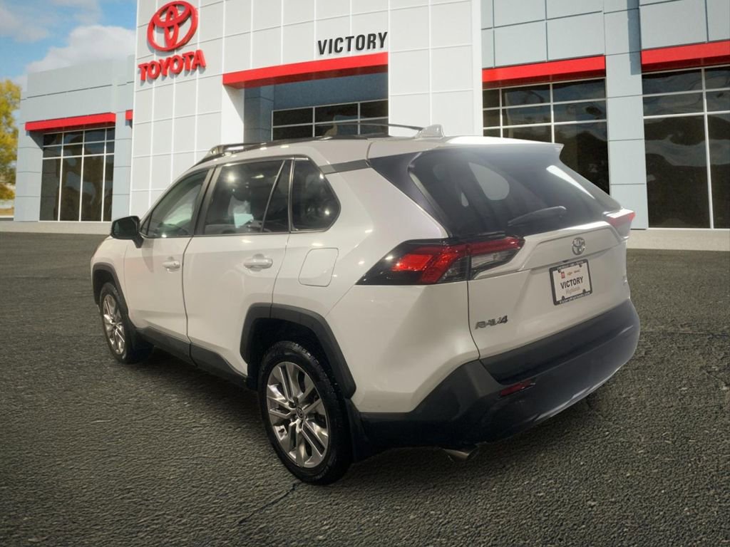 Used 2023 Toyota RAV4 XLE Premium image 5
