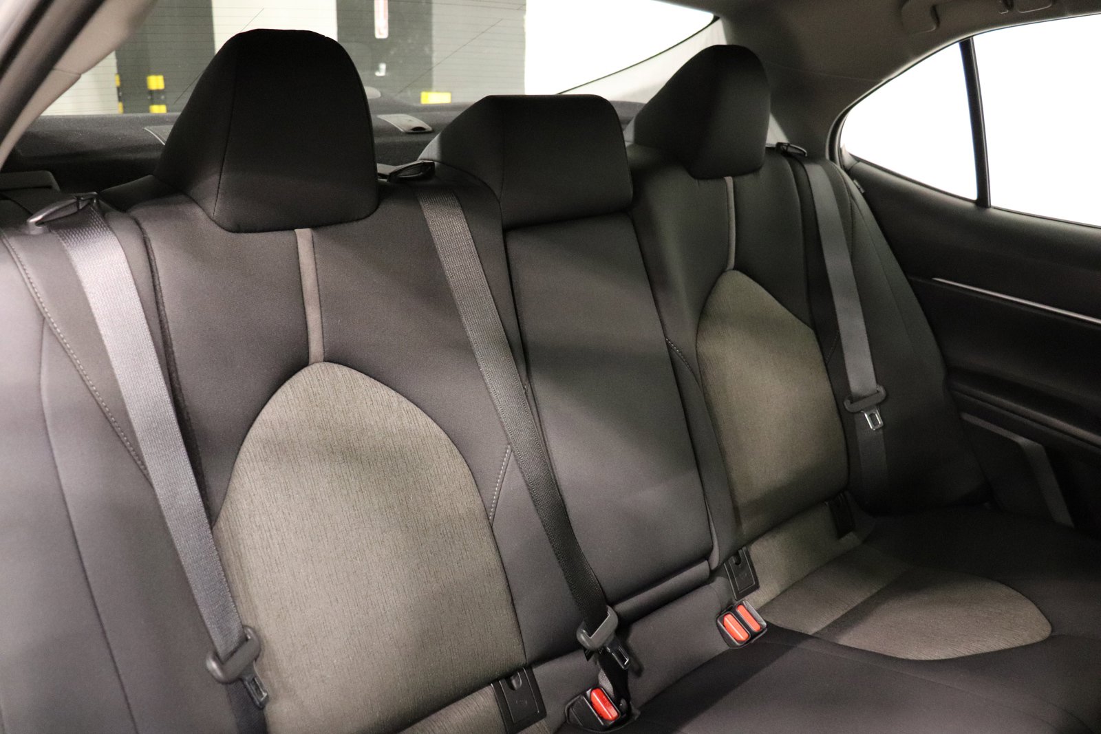 Used 2022 Toyota Camry LE image 21