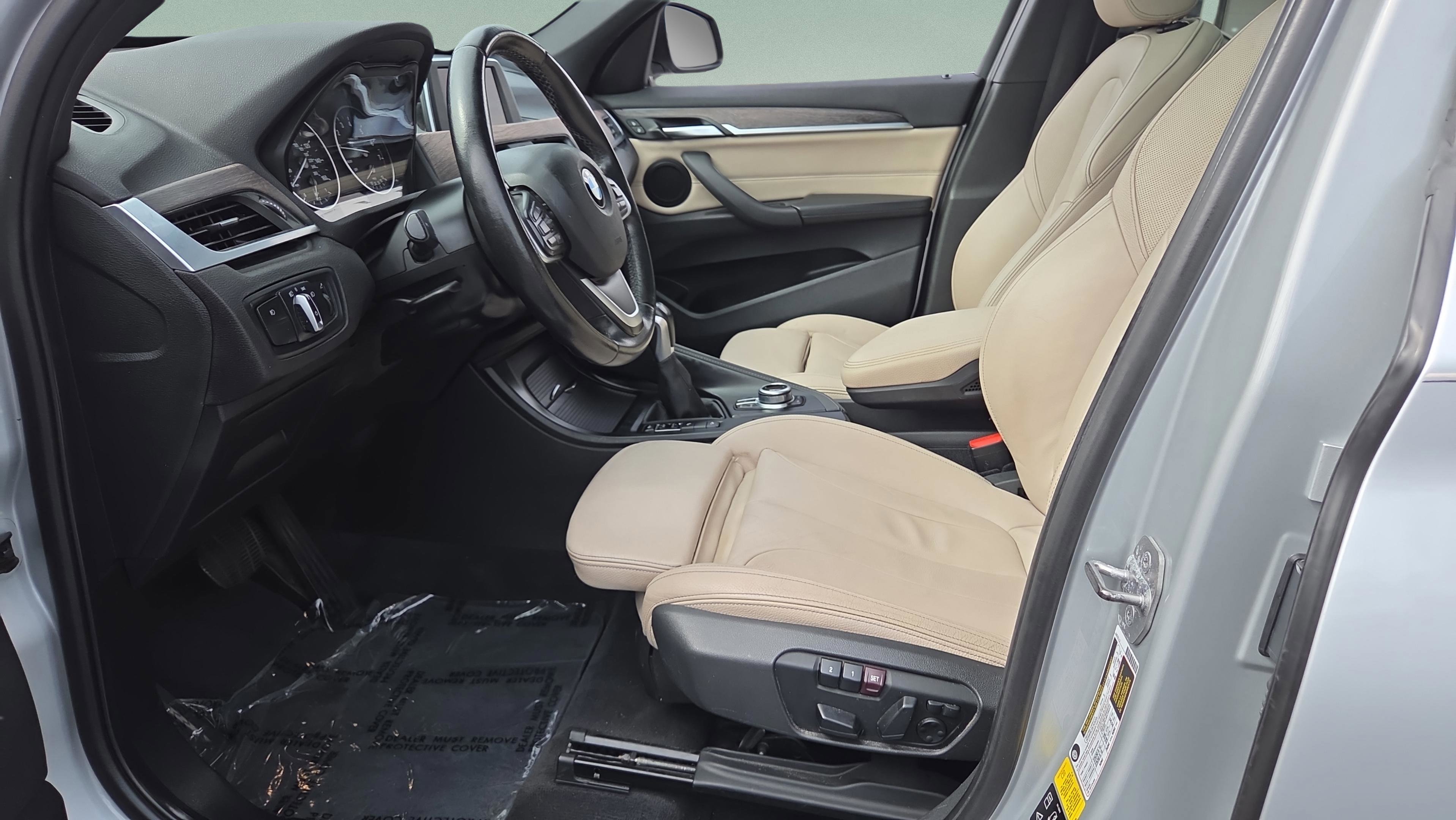 Used 2017 BMW X1 xDrive28i image 10