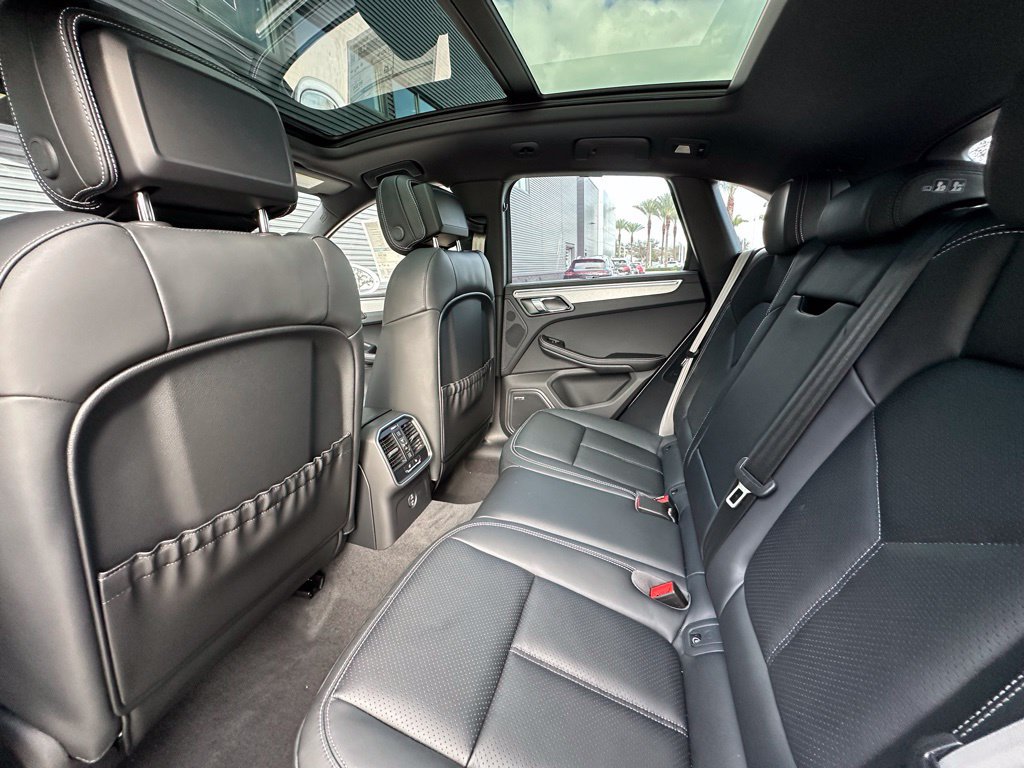 Certified 2026 Porsche Macan S AWD/4WD image 37