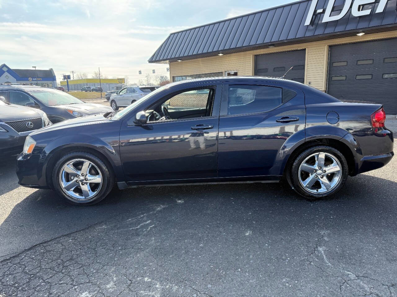 Used 2012 Dodge Avenger SXT FWD image 8
