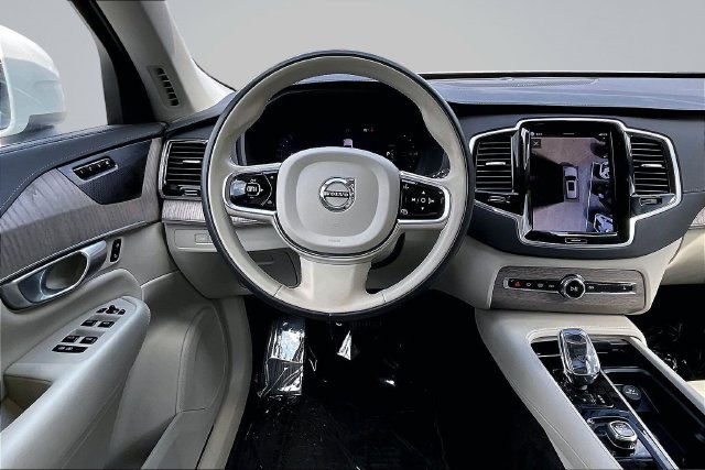 Certified 2024 Volvo XC90 T8 Ultimate w/ Protection Package Premier AWD/4WD image 8