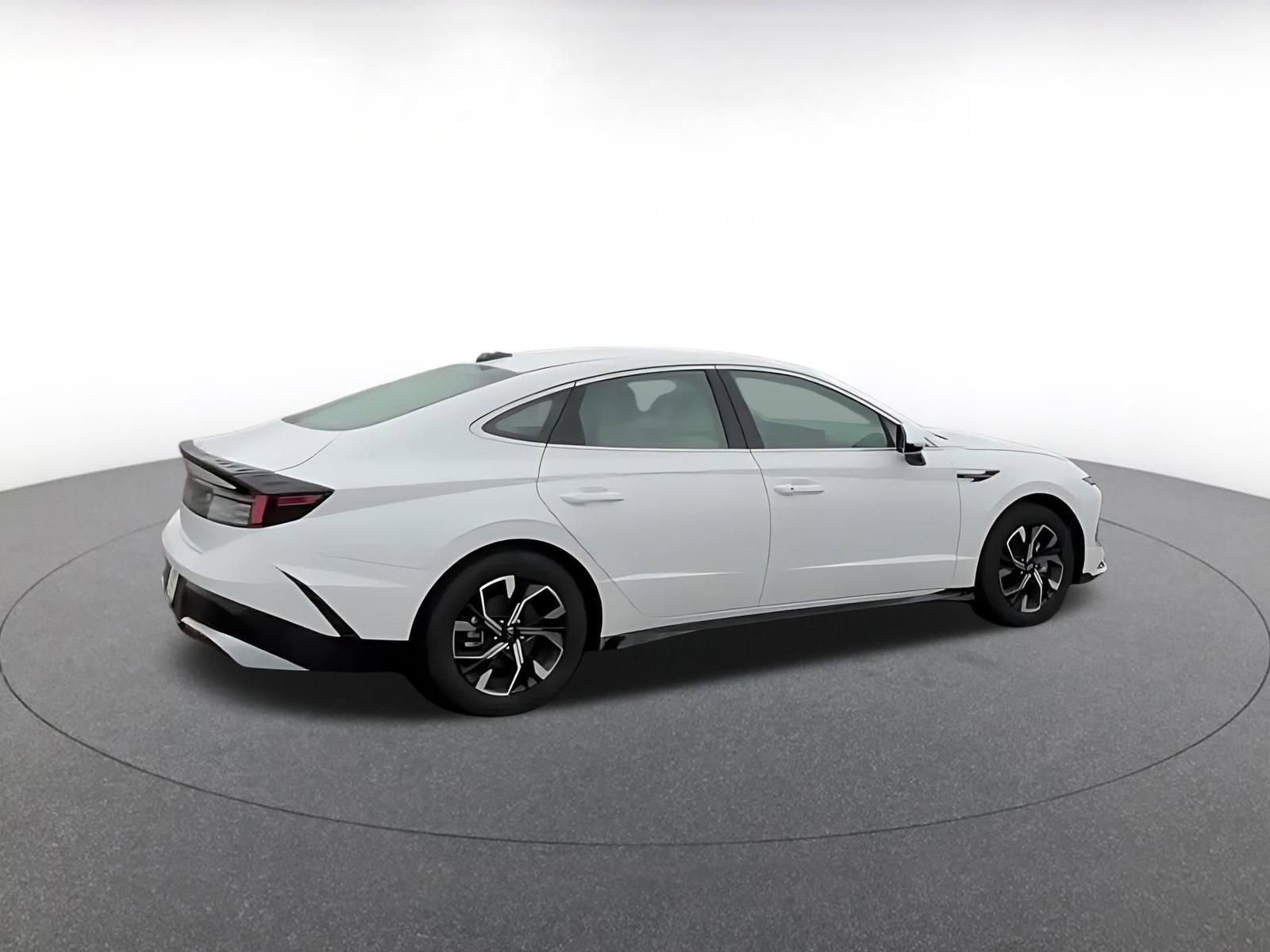 Used 2025 Hyundai Sonata SEL FWD image 15