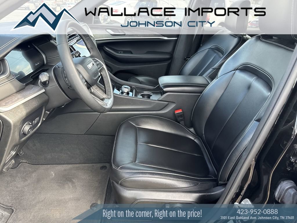 Used 2024 Jeep Grand Cherokee Limited AWD/4WD image 14
