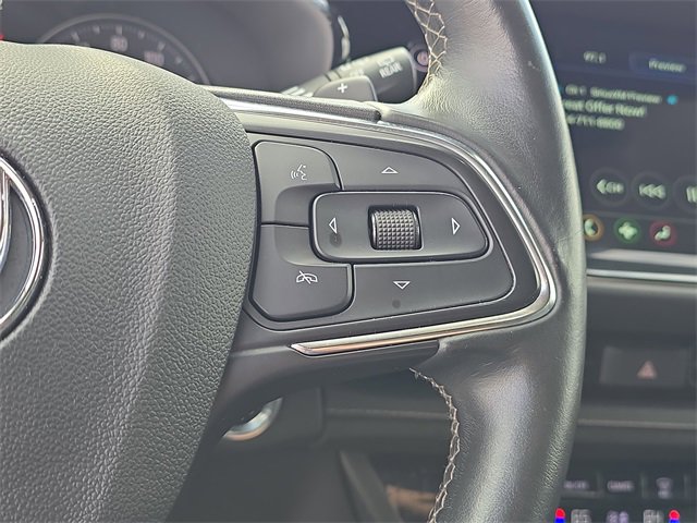 Used 2023 Buick Envision Essence image 11