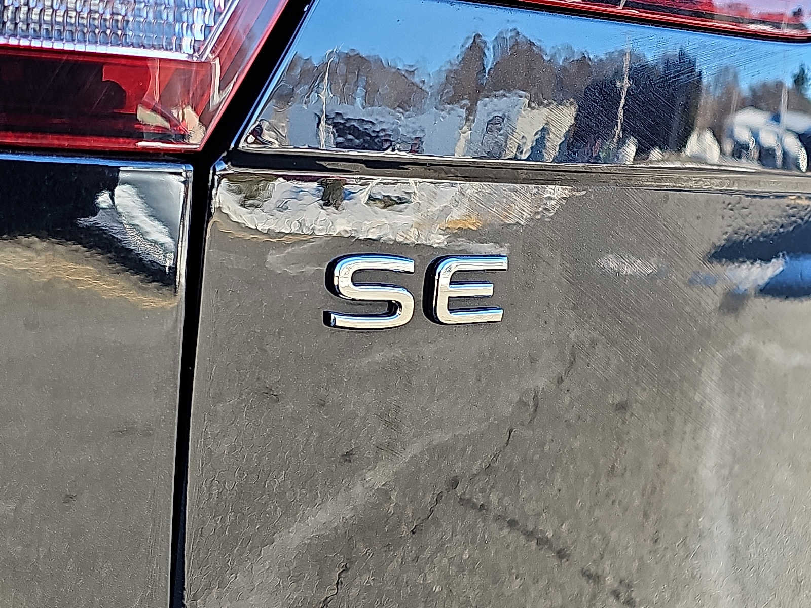 Used 2024 Volkswagen Tiguan SE image 32