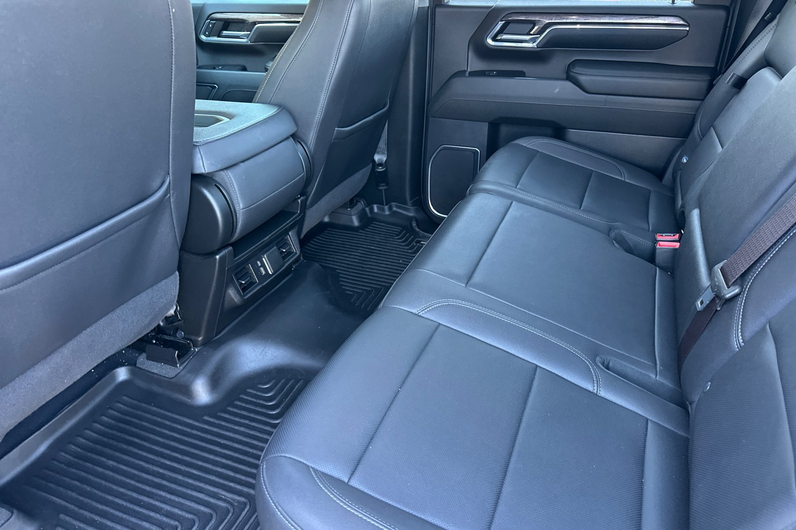 Used 2024 Chevrolet Silverado 2500 LTZ AWD/4WD image 11