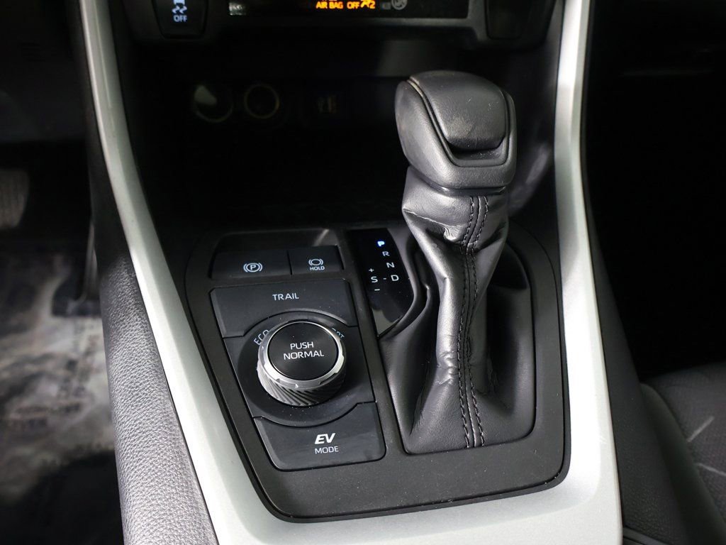 Used 2024 Toyota RAV4 AWD Hybrid image 42