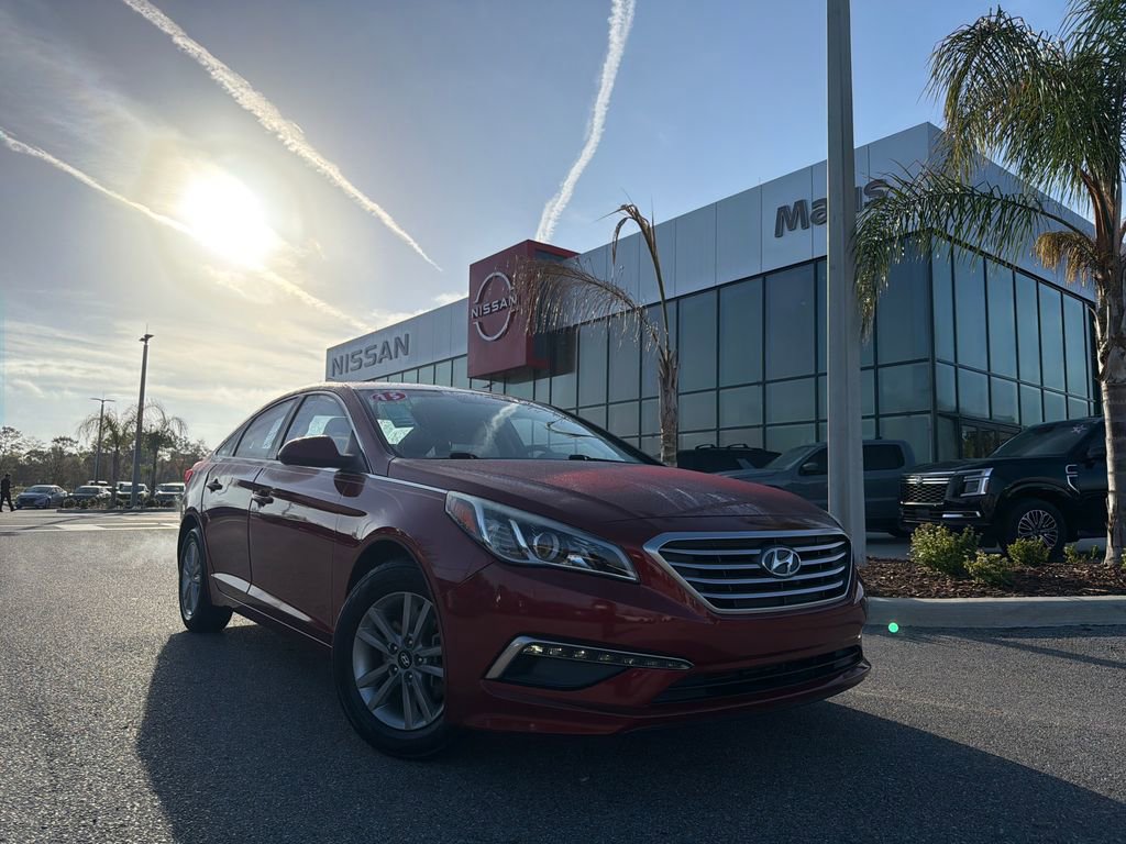 Used 2015 Hyundai Sonata SE w/ Cargo Package image 1