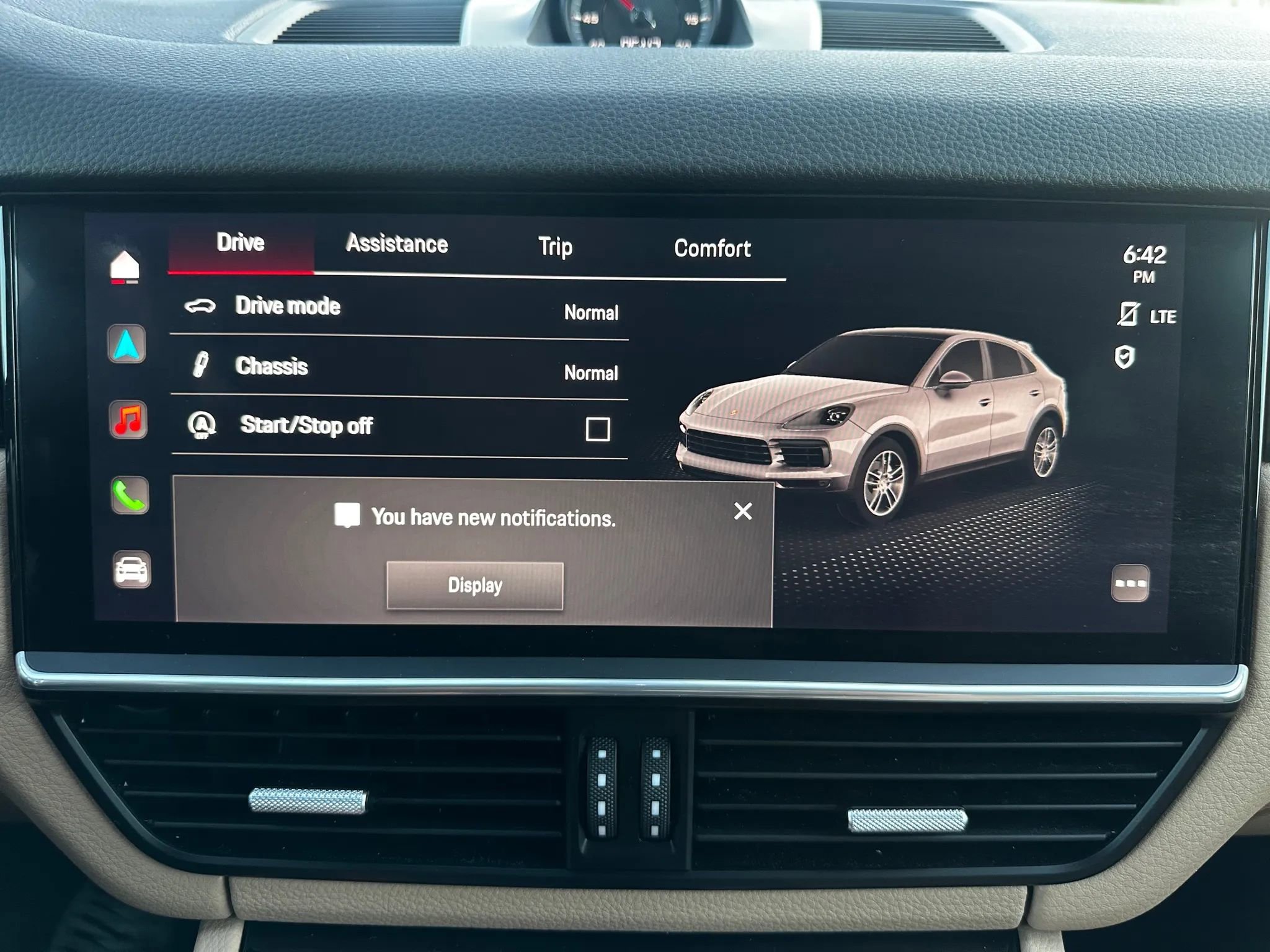 Used 2022 Porsche Cayenne Sport Utility 4D image 46