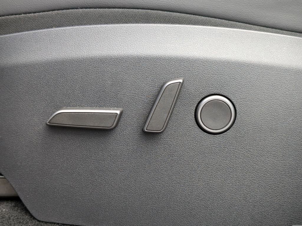 Used 2024 Tesla Model Y Long Range image 24