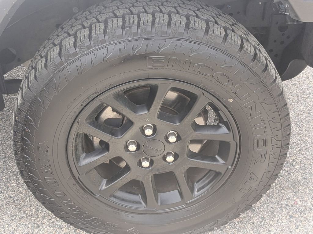 Used 2023 Jeep Gladiator Overland image 13