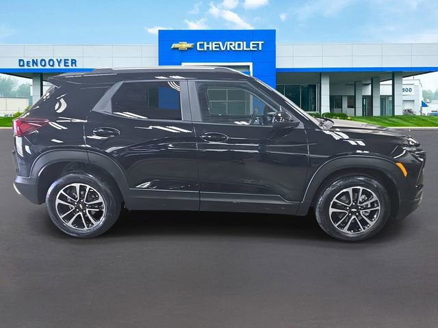 Used 2024 Chevrolet TrailBlazer LT w/ Driver Confidence Package image 7