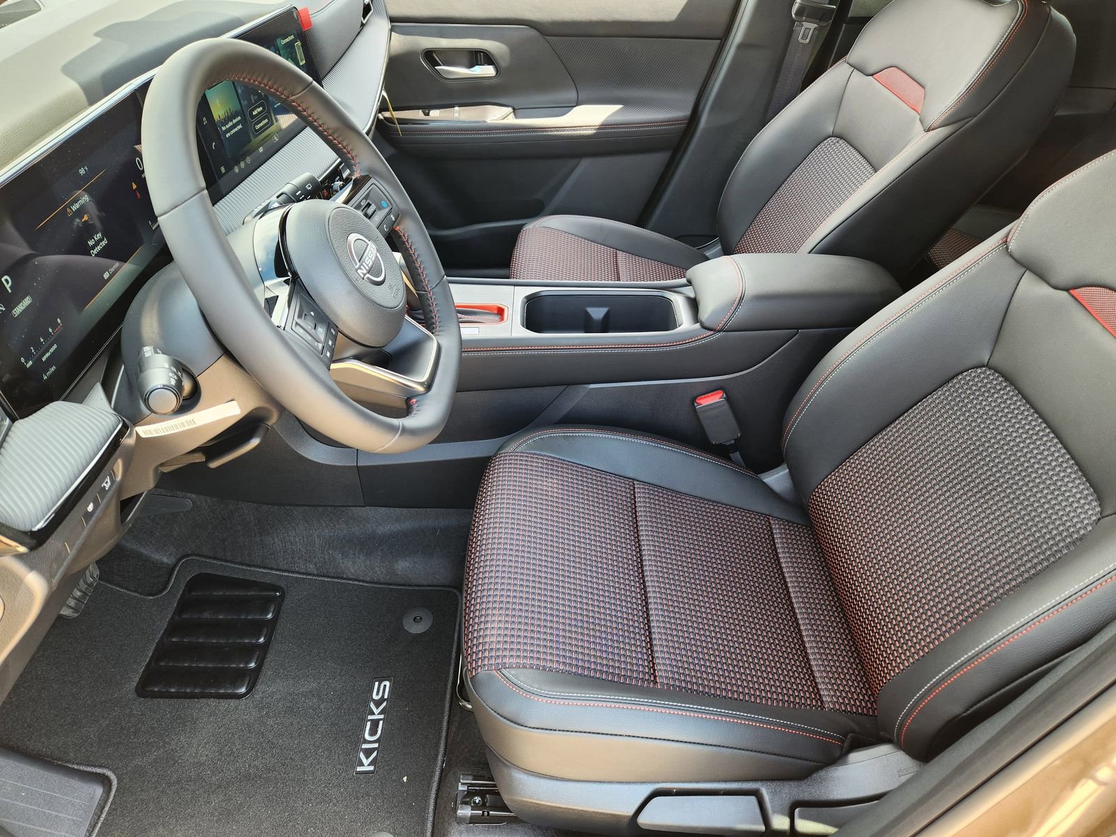 New 2026 Nissan Kicks SR image 12