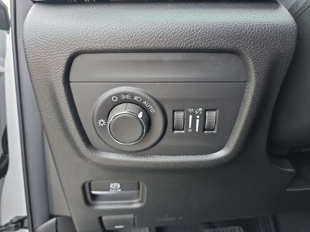 New 2026 Jeep Grand Cherokee Altitude image 26